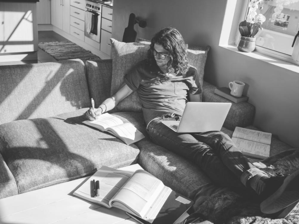 Ambiente di lavoro con analisi finanziaria